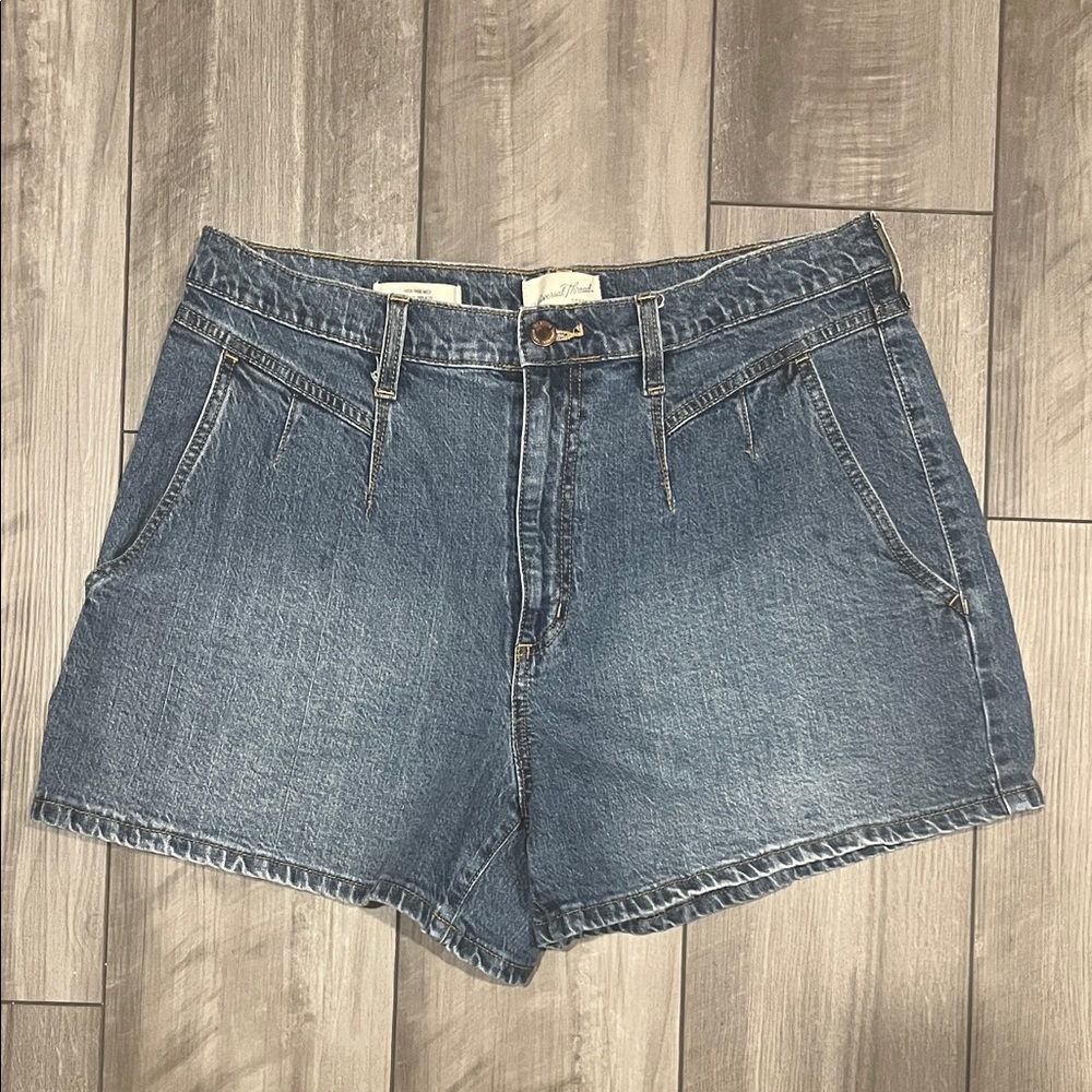Universal Thread Denim High-Rise Women's Midi Shorts - Blue